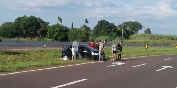 Jovem de 20 anos ferido em capotamento perto de Birigui