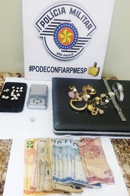 PM PRENDE TRAFICANTE QUE TROCAVA DROGA POR COISAS FURTADAS