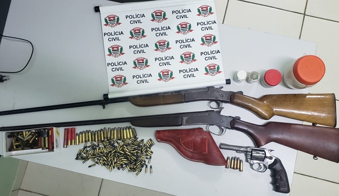 Homem é preso com armas em Nhandeara