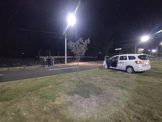 Polícia investiga encontro de corpo carbonizado 