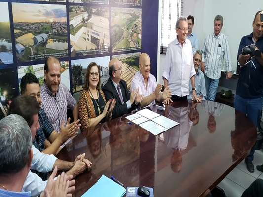  AUTORIZA OBRA ANTIENCHENTE NO RUA SERGIPE X CEARÁ