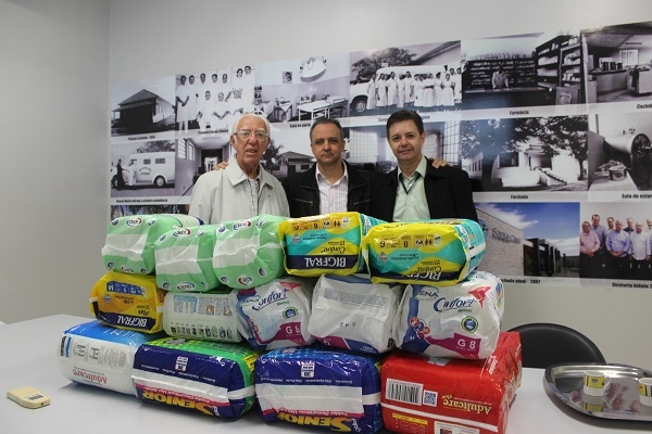 DOAÇÃO DE FRALDAS PARA SANTA CASA