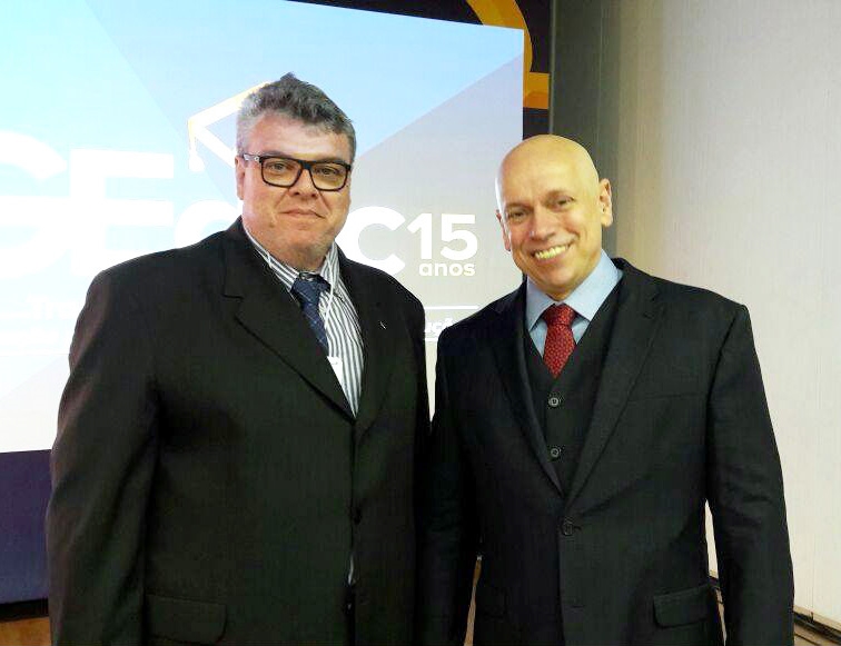 Reitor da UNIFEV participa de congresso sobre gestão educacional