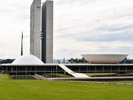 Lei aprovada no Senado aumenta teto de MEI