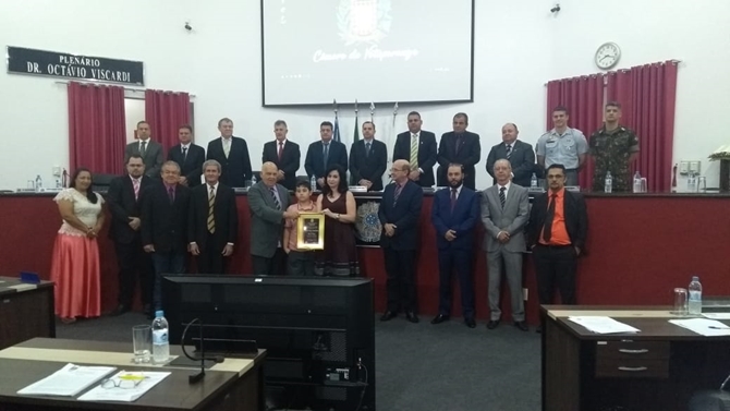 CÂMARA FAZ SESSÃO DE HOMENAGENS A PERSONALIDADES
