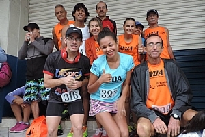 Atletas comemoram resultados em Olímpia