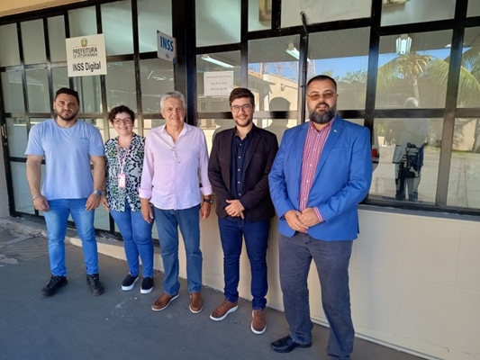 Superintendente regional visita unidade do INSS Digital