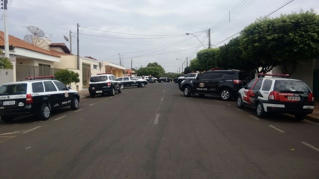 OPERAÇÃO DA CIVIL PRENDE 15 PESSOAS EM FERNANDÓPOLIS