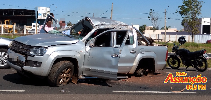 Capotamento fere motorista perto de Jales