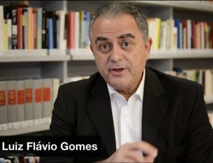 CURSO DE DIREITO TRAZ LUIZ FLÁVIO GOMES