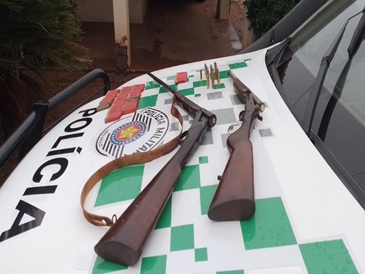 Homem é preso com armas ilegais em fazenda 