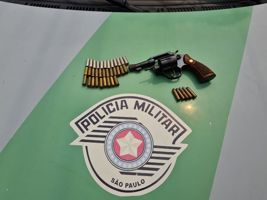 Polícia Ambiental prende homem com revólver