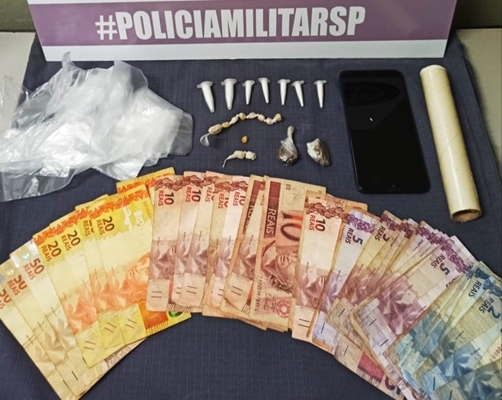 Ladrão de 17 anos é 'preso' com droga em praça
