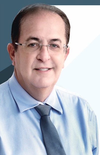 PRESIDENTE DA FECOMERCIÁRIOS É HOMENAGEADO