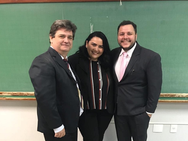 Egressos de Direito da UNIFEV apresentam trabalho 
