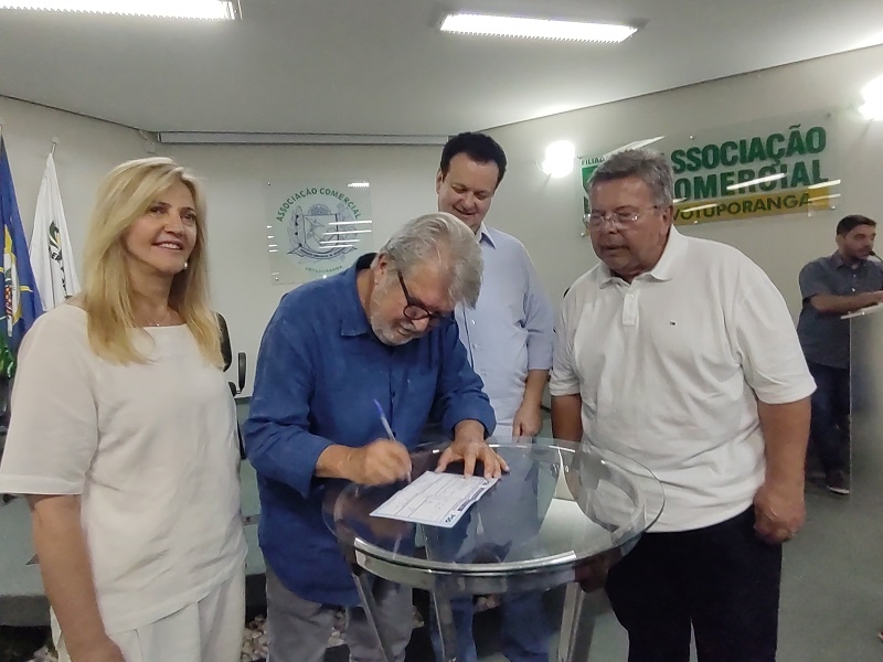Jorge Seba oficializa filiação no PSD