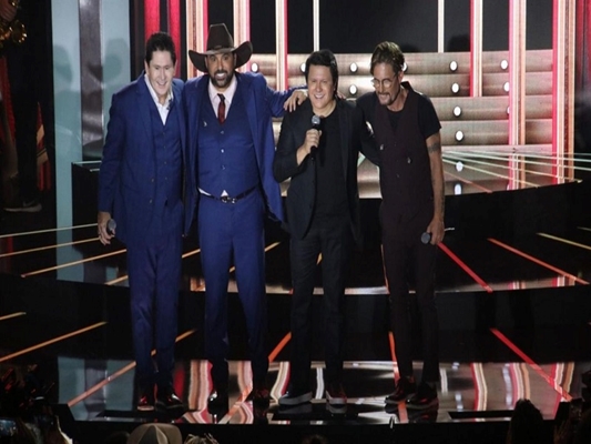 EXPO SHOW - 'Boate Azul' vai resgatar clássicos do sertanejo