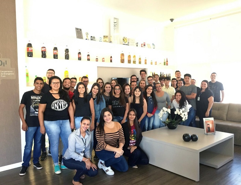 ALUNOS DA UNIFEV VISITAM FÁBRICA DA POTY
