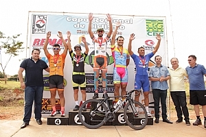NO PEDAL: Liniker vence em Mirassol