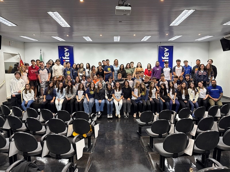 Palestra sobre prevenção à violência contra a mulher na UNIFEV