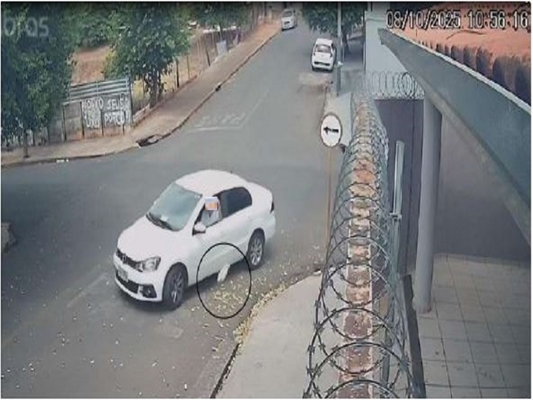 Ação foi captada por câmeras 