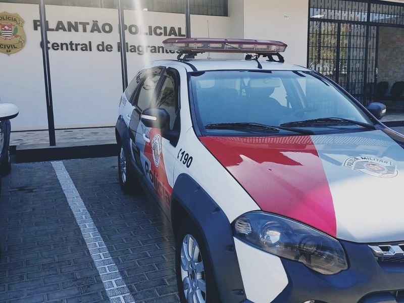Assaltante procurado é preso em estabelecimento comercial