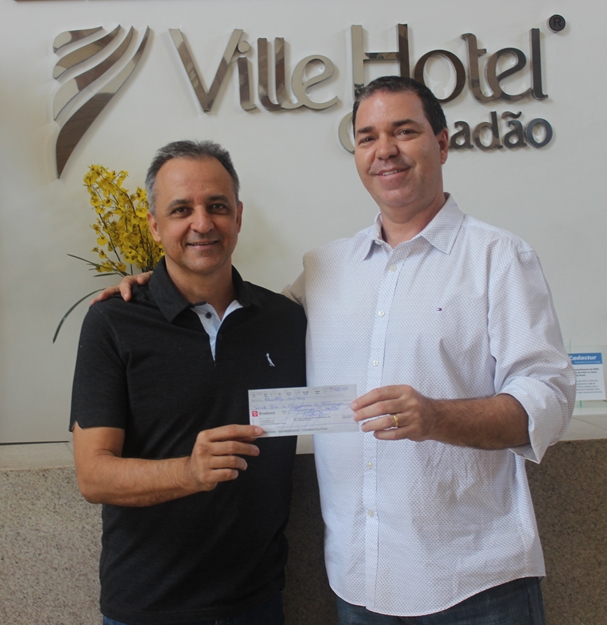 HOTEL GRAMADÃO DOA R$14 MIL PRA SANTA CASA