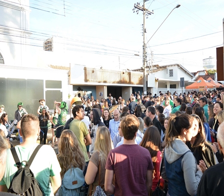 Mais de mil candidatos fazem vestibular de medicina na Unifev