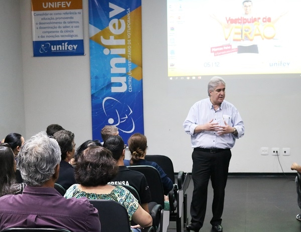 DIRETORIA DA UNIFEV SE REÚNE COM EQUIPE