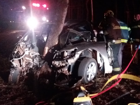 MOTORISTA MORRE E PASSAGEIRA FICA GRAVEMENTE FERIDA