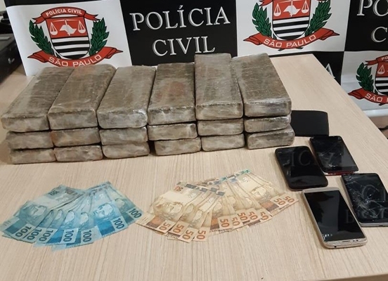 Jovem é preso com mais de 17 kg de maconha