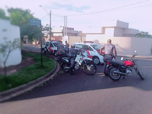 POLÍCIA MILITAR PEGA LADRÕES E RECUPERA MOTO EM VOTUPORANGA