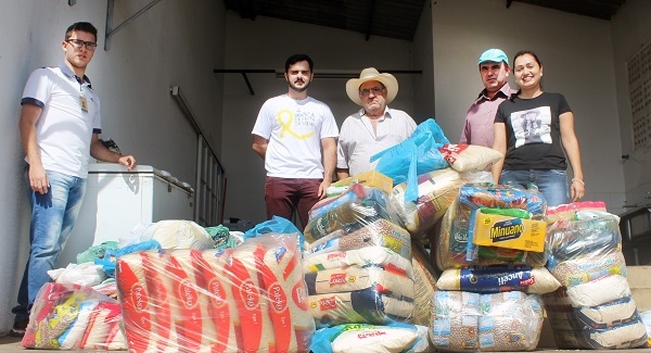 DA ROÇA PRA SANTA CASA: produtor doa 500 kg de alimentos