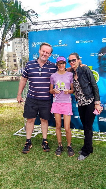 BIANCA VENTURINI VENCE CIRCUITO DE TÊNIS