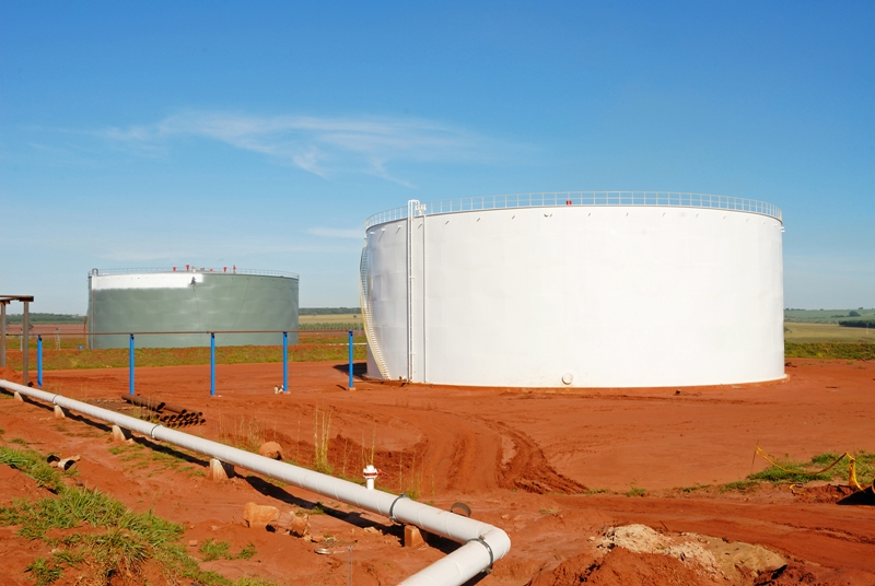Operários de usina morrem sufocados em tanque