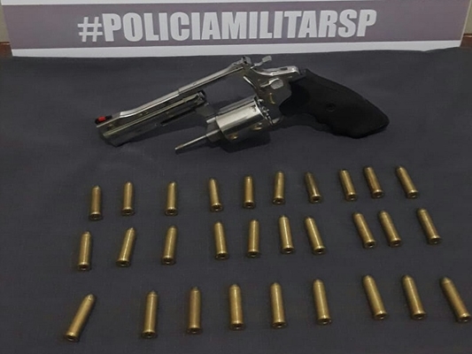 Homem é preso com arma de uso restrito em Votuporanga