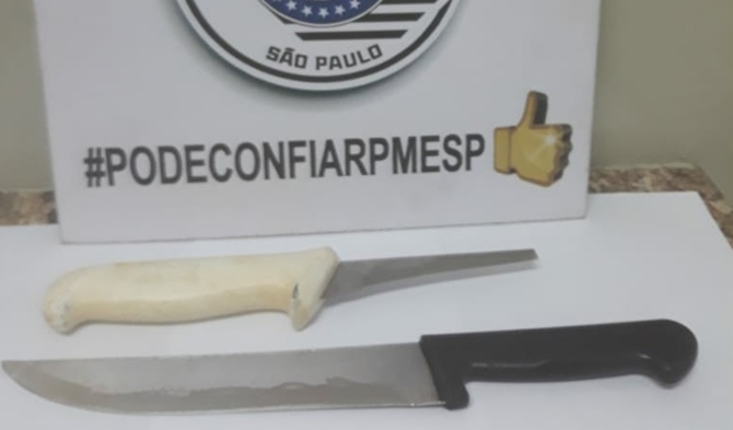 PM DE VOTUPORANGA CONTROLA HOMEM ARMADO COM 2 FACAS