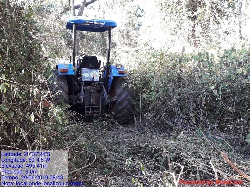 AMBIENTAL DE VOTUPORANGA RECUPERA TRATOR FURTADO