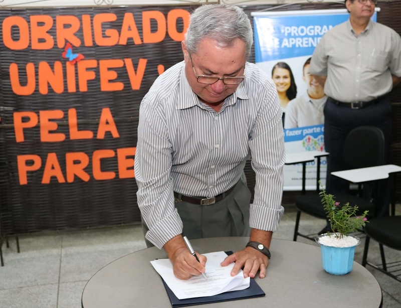 FEV AMPLIA CONVÊNIO COM CENTRO SOCIAL 