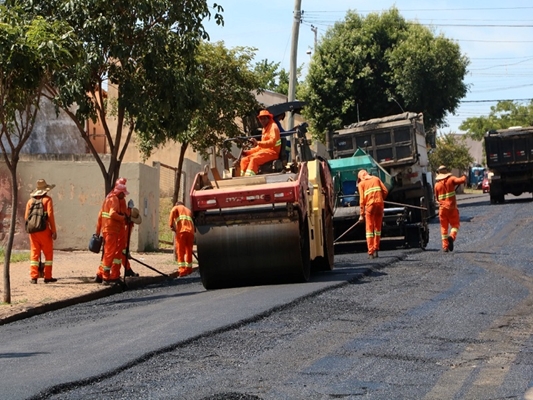 Asfalto novo em mais bairros de Votuporanga