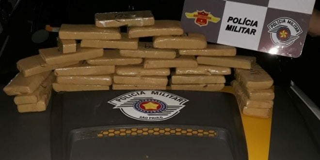 TOR DA POLÍCIA RODOVIÁRIA PRENDE 2 COM 16 KG DE MACONHA 