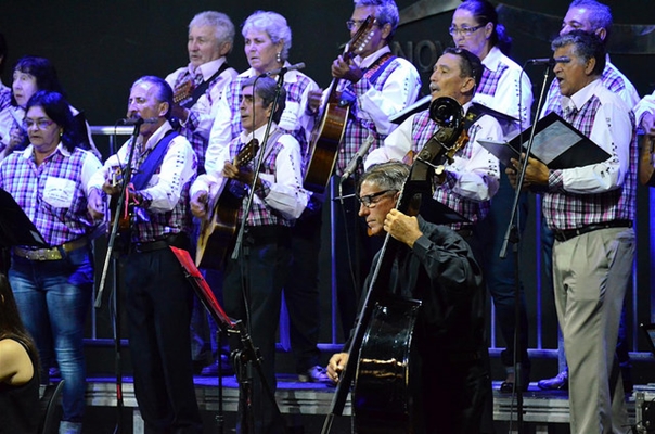 TRADIÇÃO: CORAL DE VIOLA NA CONCHA ACÚSTICA
