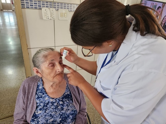 Atenção à saúde e alimentação 