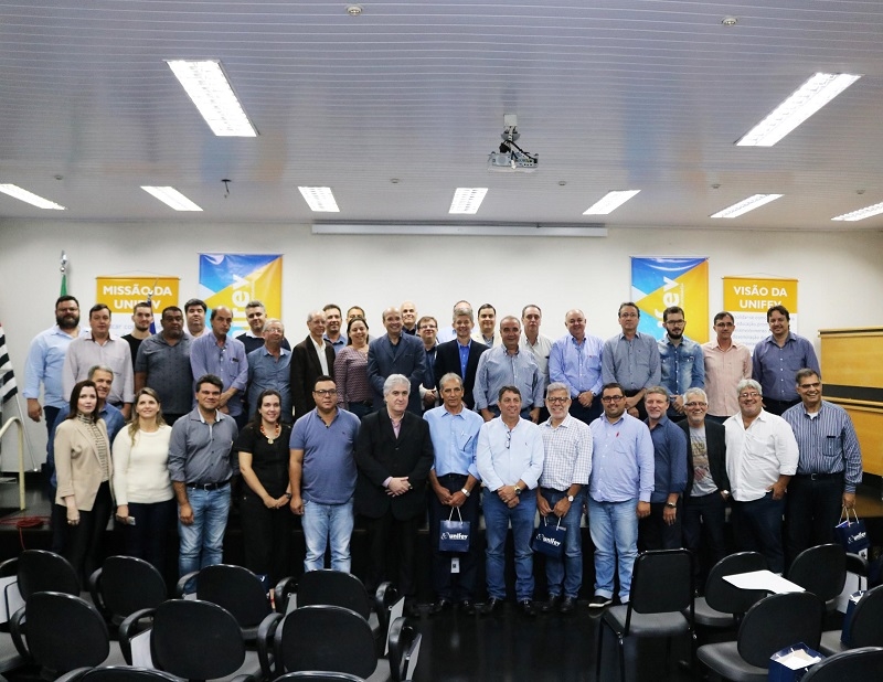 FEV FAZ ENCONTRO COM PREFEITOS E SECRETÁRIOS DE EDUCAÇÃO