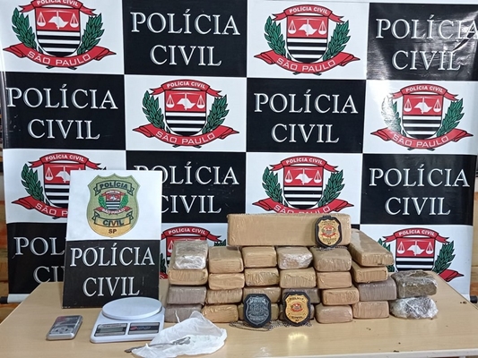 DISE prende 2 traficantes com 21,5 kg de drogas 