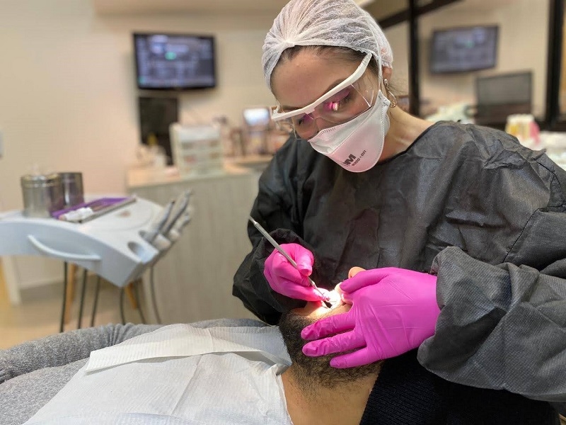 Os cuidados com as lentes dentárias