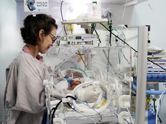 UTI neonatal da Santa Casa comemora 14 anos