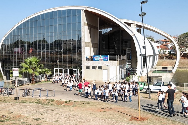 ESCOLA DA REGIÃO PODEM AGENDAR CARAVANAS PARA O FLIV