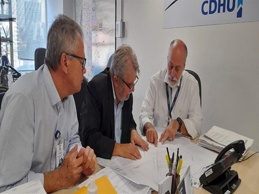 Prefeito confere projetos de desfavelamento da CDHU