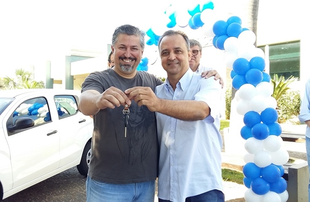 Santa Casa de Votuporanga entrega carro e prêmios de promoção